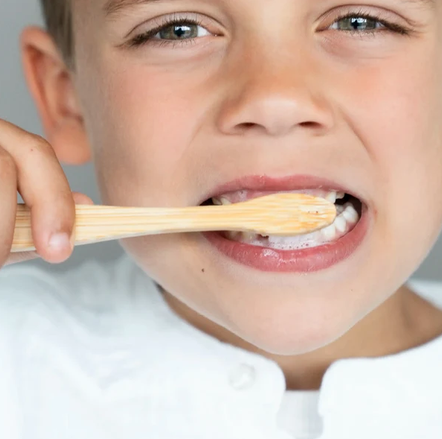 Thumbnail: Kindertandpasta - Smaak rode bessen
