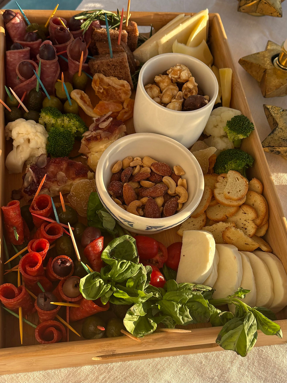 PRIVATE FLOATING SANCTUARY ON THE WATER, YOUR FAVORITE MUSIC, CHARCUTERIE, OCEAN BREEZE AND NO CROWDS