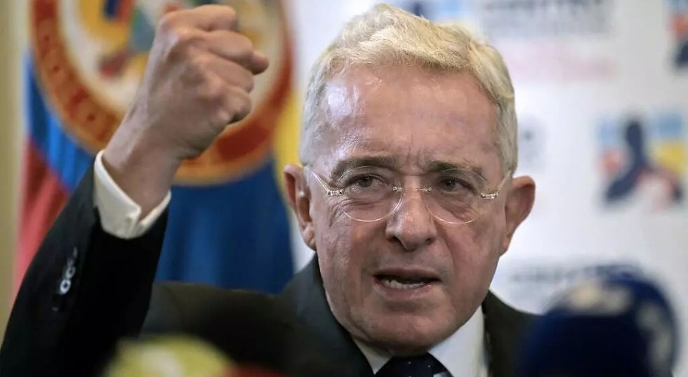 ©2025 Voix Press - Colombie : Alvaro Uribe, premier ex-président condamné à une peine de prison