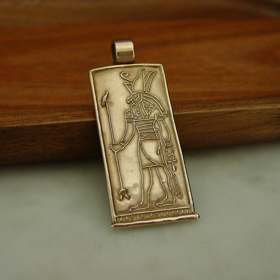Thumbnail: Horus pendant on tray
