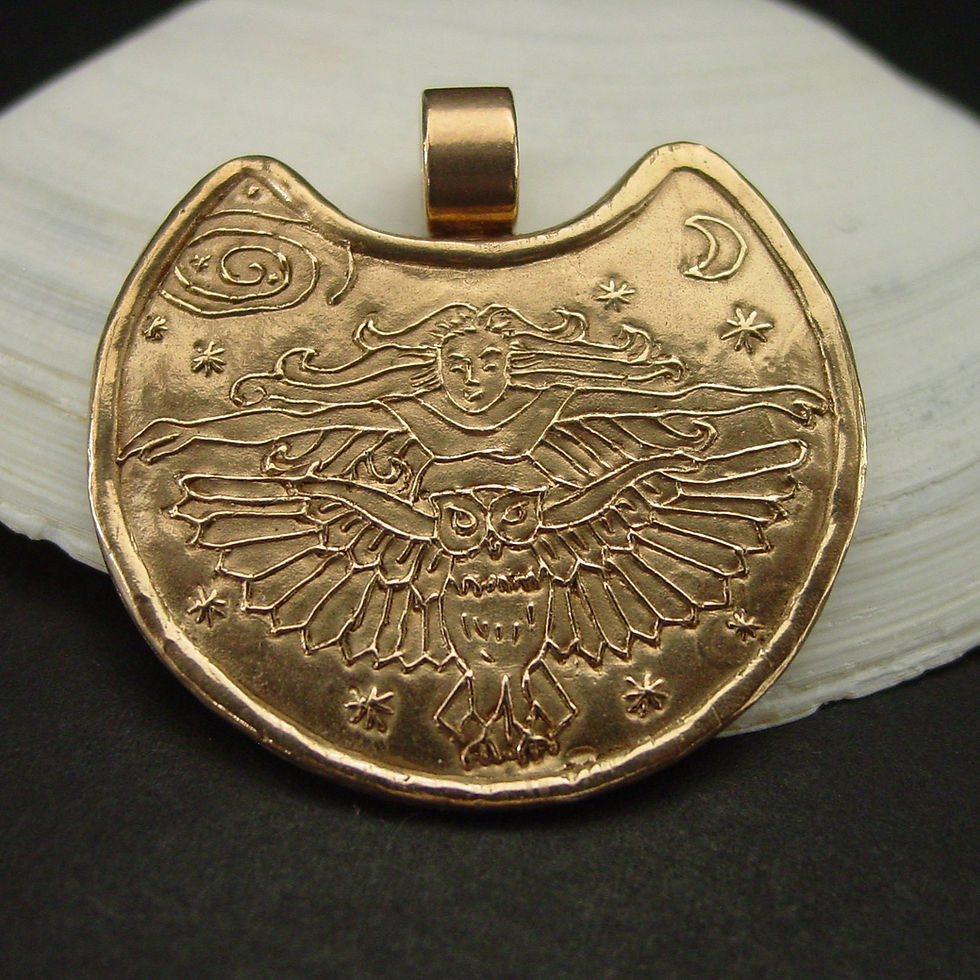 Thumbnail: Arianrhod pendant on shell