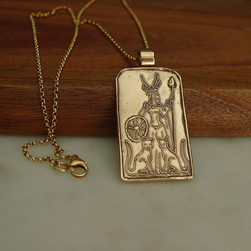 Thumbnail: Frey necklace on tray