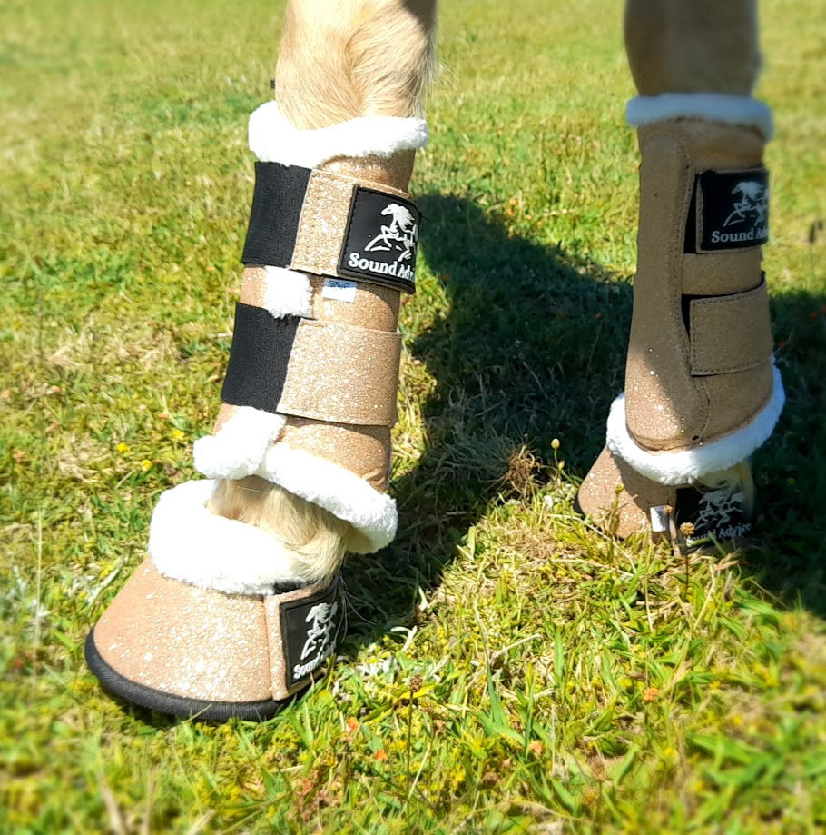 Thumbnail: Oscar Glitter Brushing Boot / Bell Boot Set