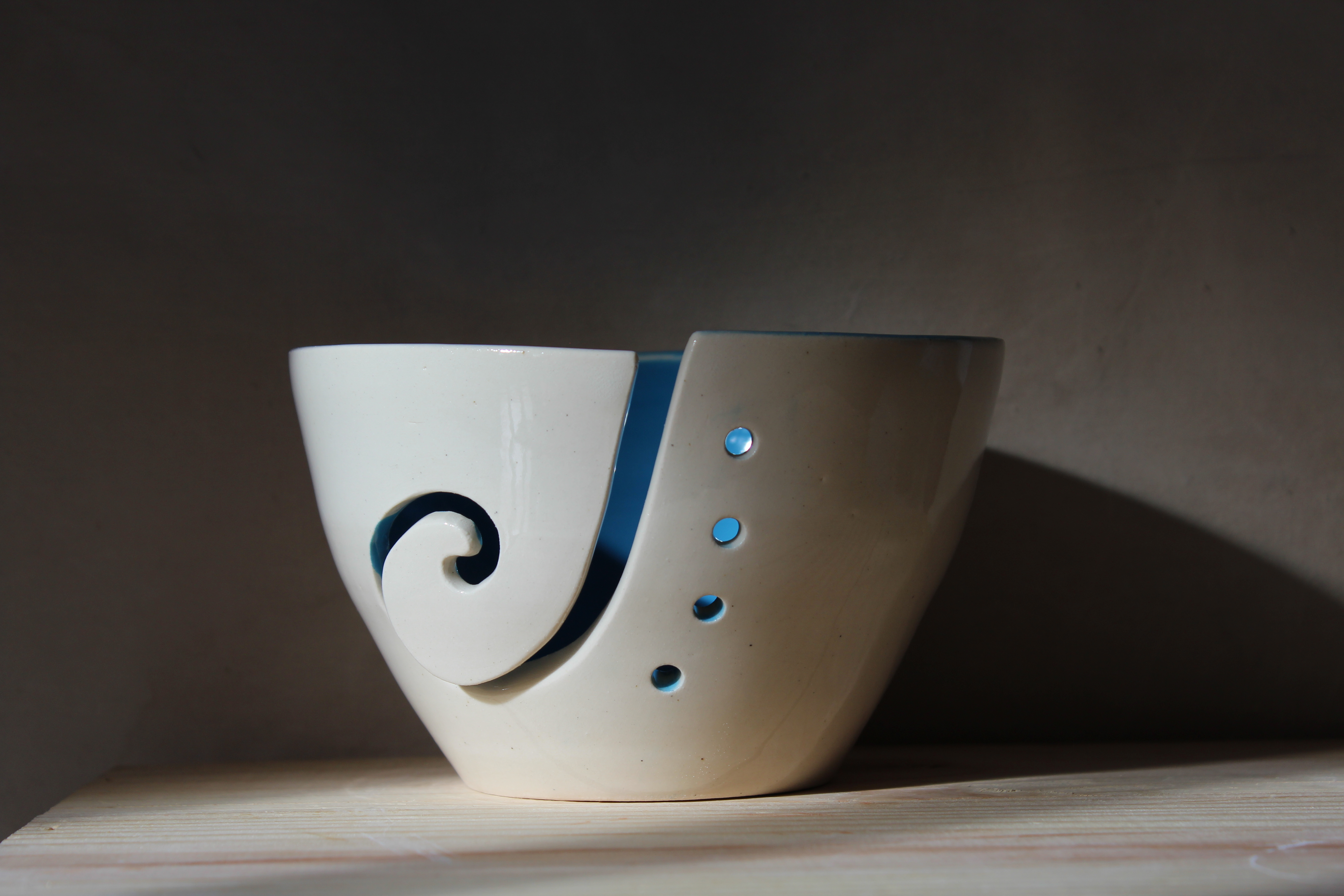 yarn_bowl_bleu_face