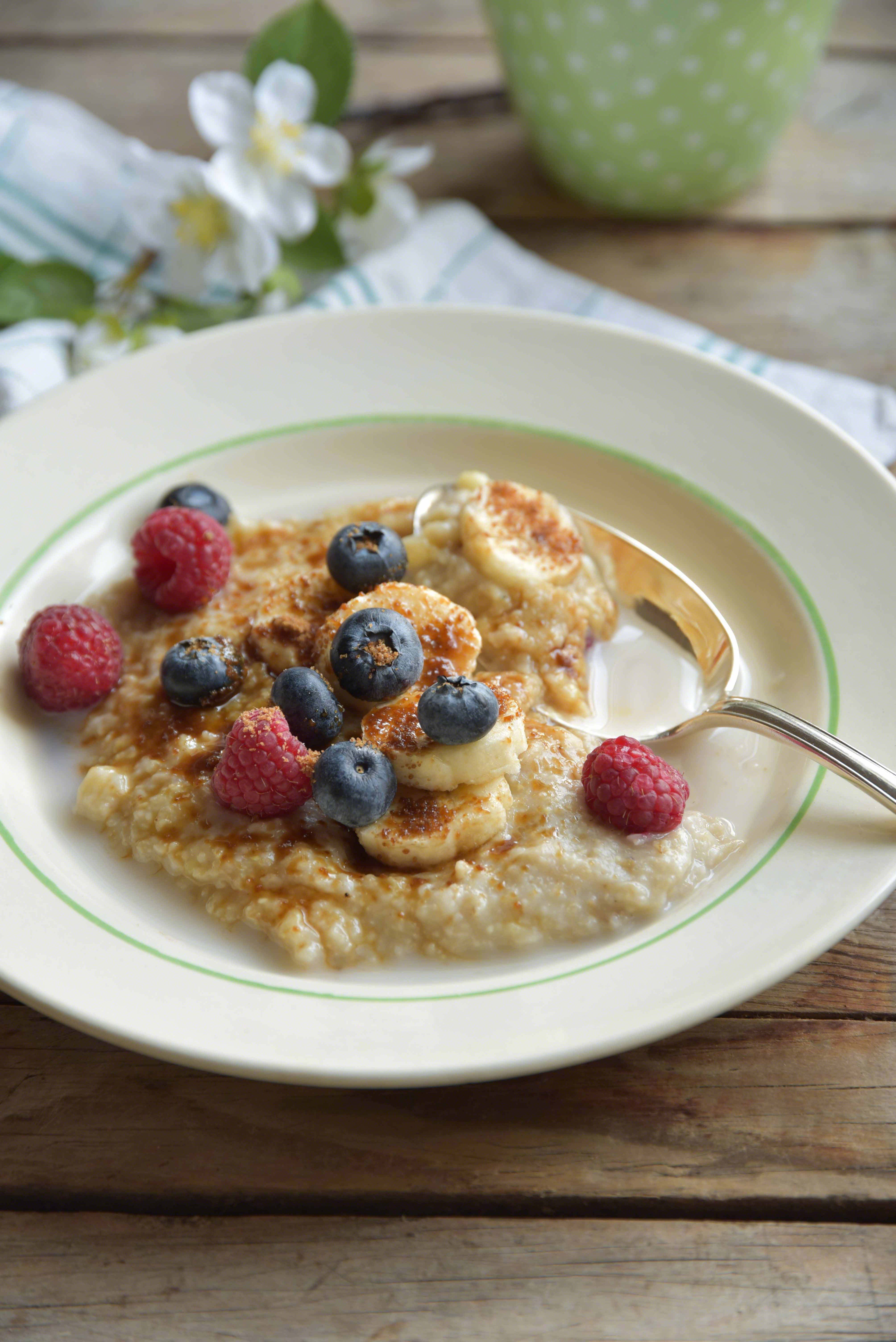 GLUTENFRI HAVREGRYNSGRÖT MED BANAN