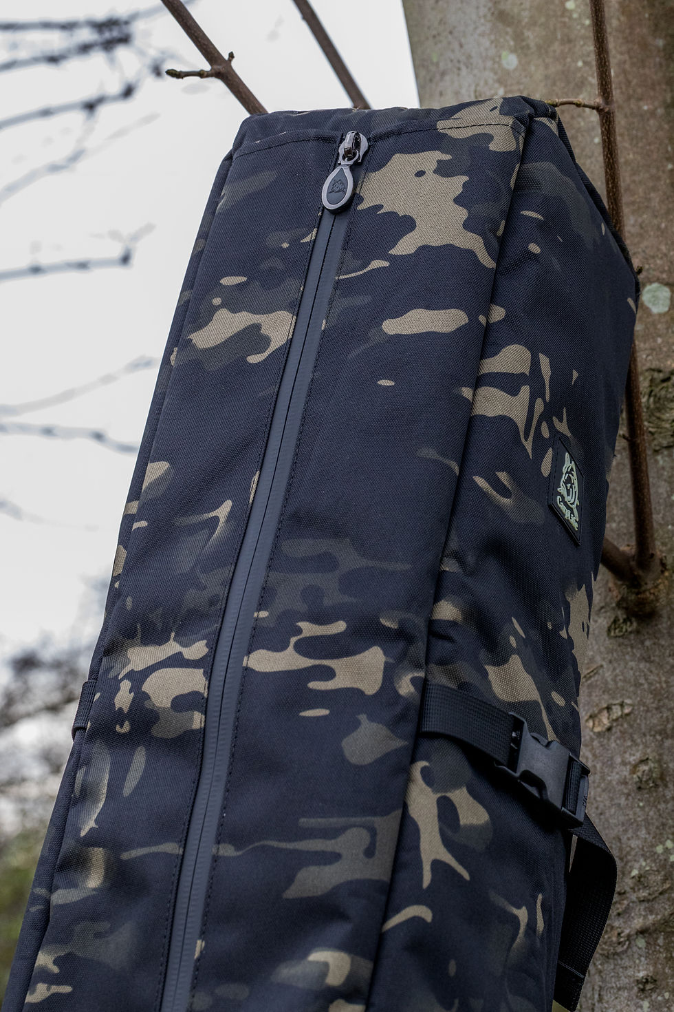Thumbnail: CarpLife 10ft carp rod holdall side profile showing padding at the top of the rod