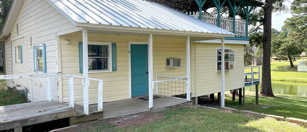 exterior entry area - cabin 6