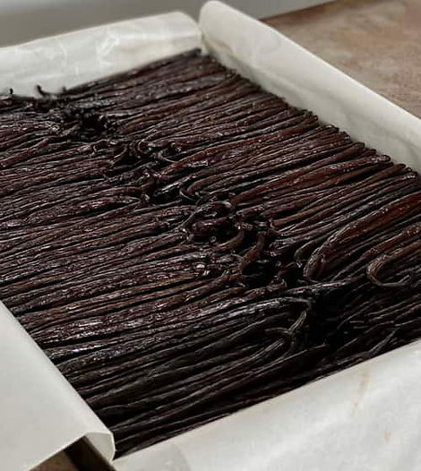 bulk vanilla in a shipping box
