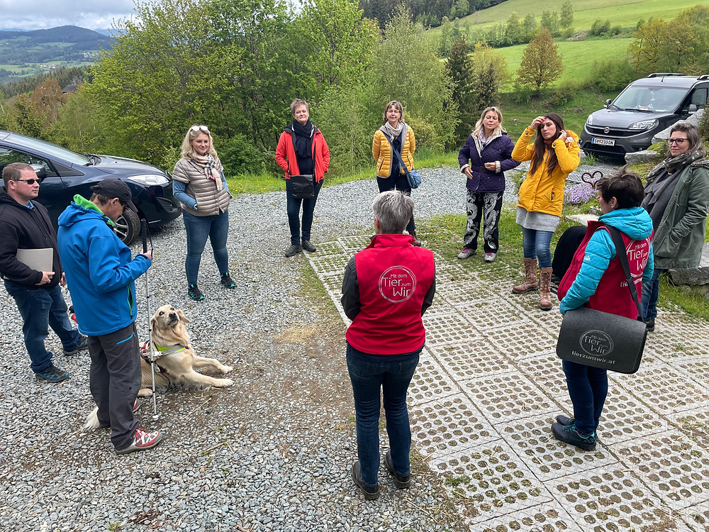 Menschen im Kreis