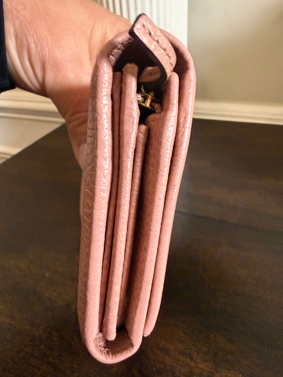Thumbnail: Gucci Pink Pebbled Leather Wallet 