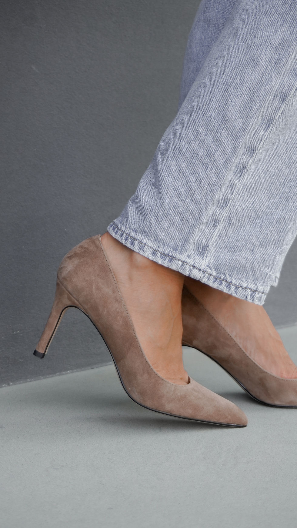 AMBER Tortora | Decolleté vera pelle camoscio taupe tacco 7 cm