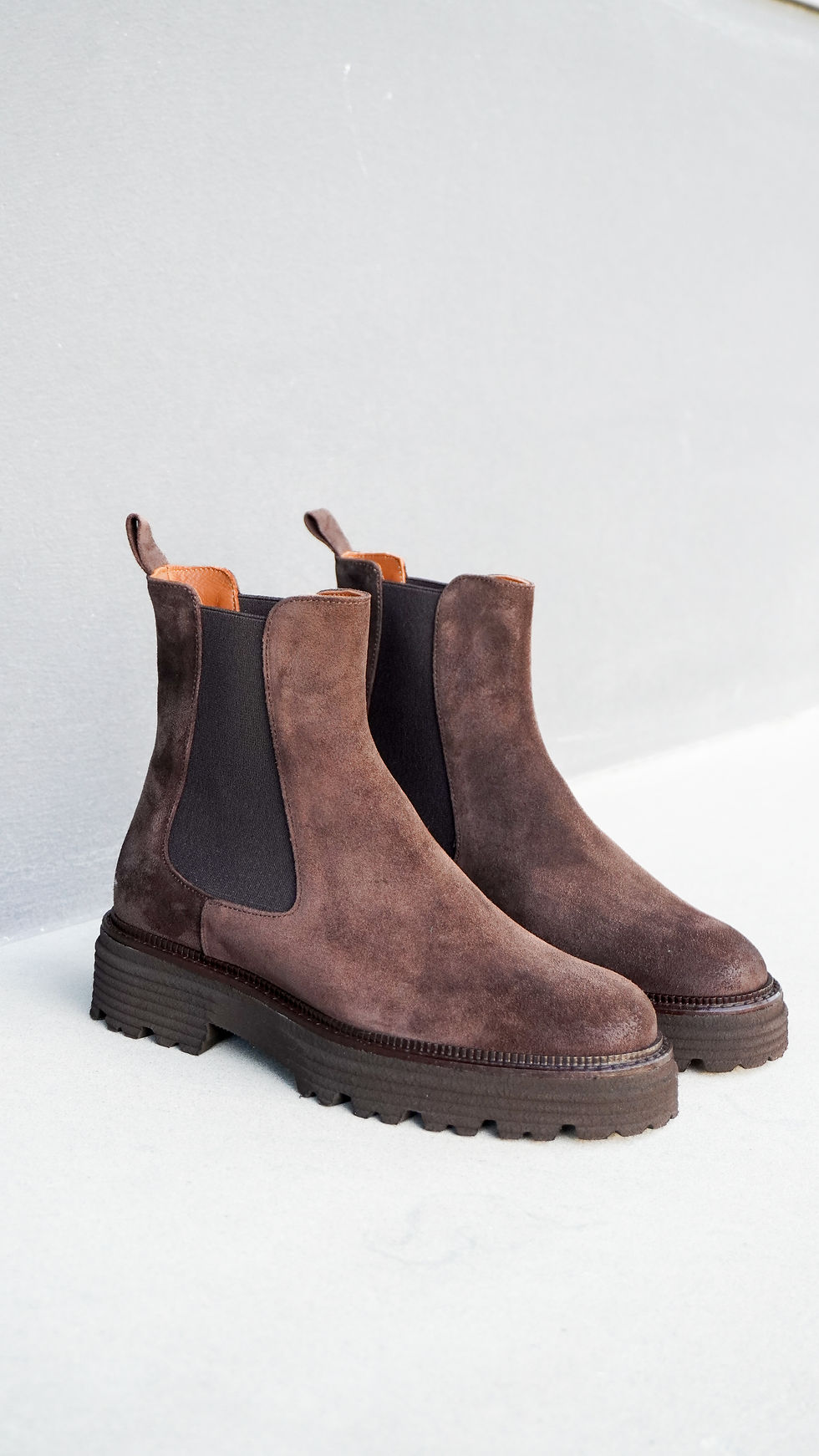 MONACO | Stivaletti pelle scamosciata elastico testa di moro