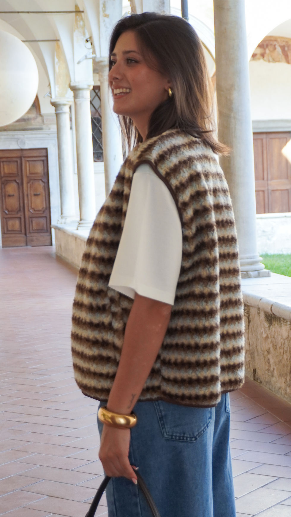 Gilet a righe marrone e celeste