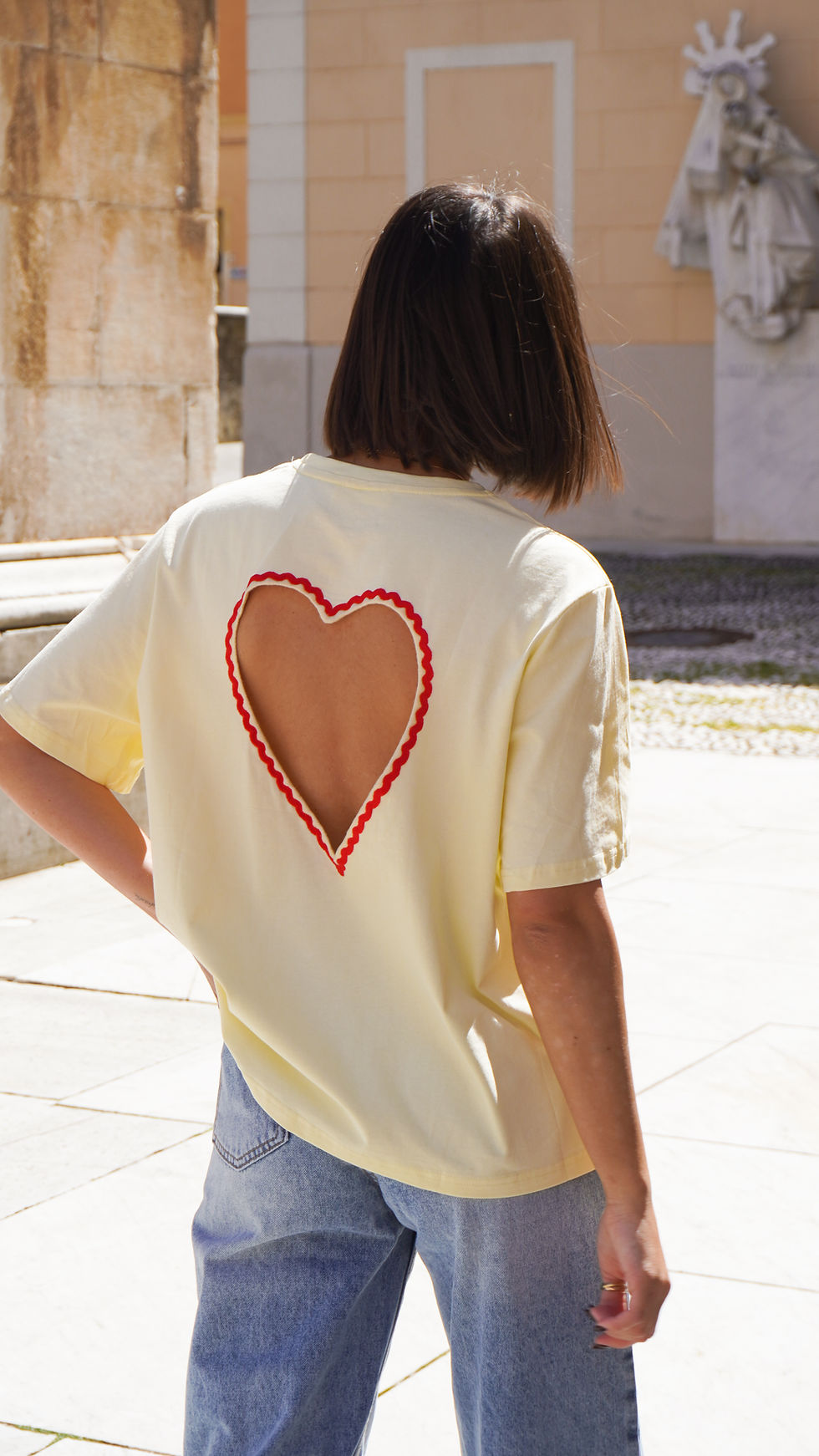 T-shirt oversize cotone con cuore sul retro