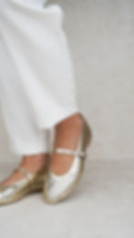 SOFIA Oro | Ballerina vera pelle laminata morbida con cinturino