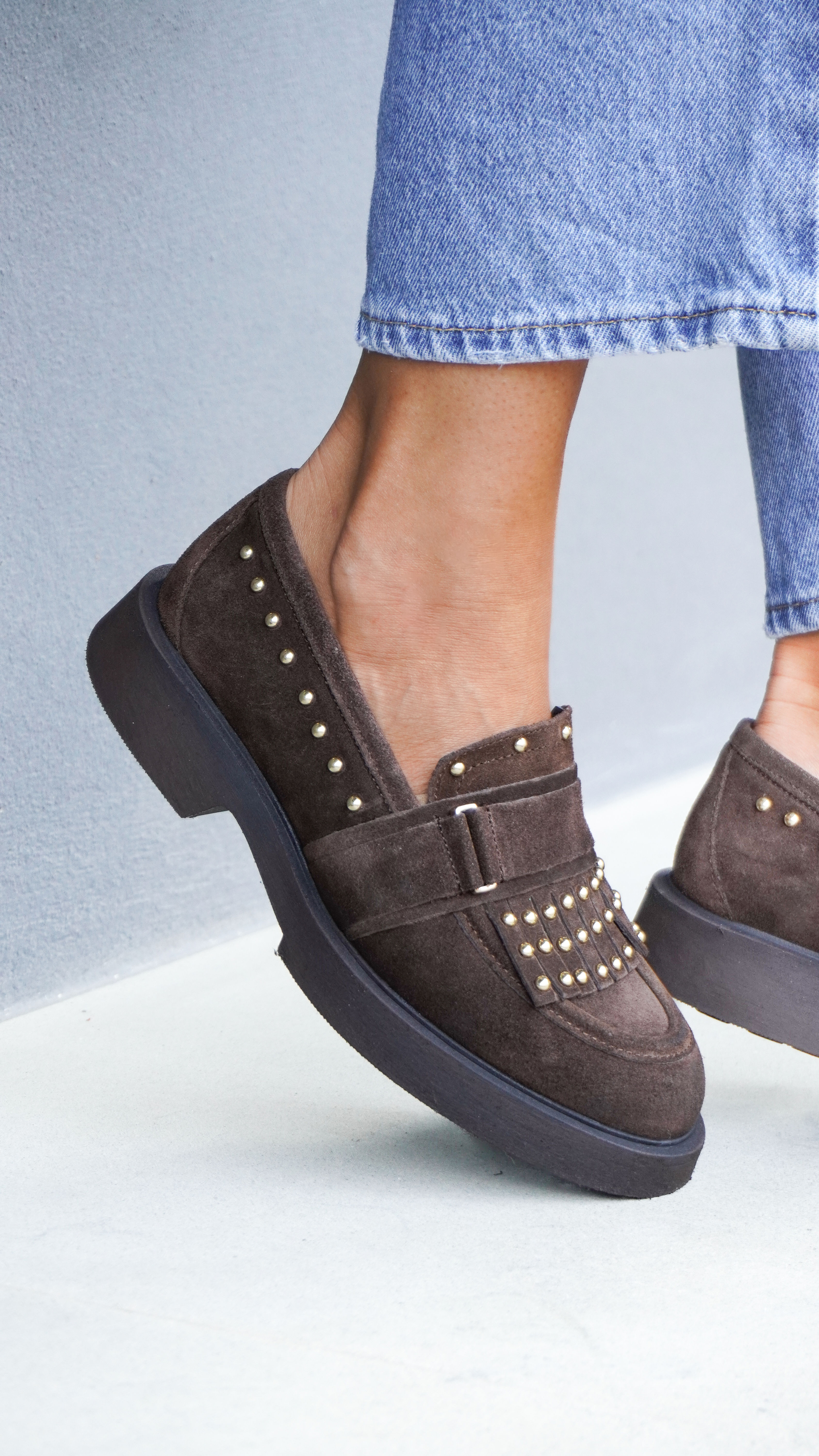 PALOMA Marrone | Mocassino camoscio testa di moro con borchie dorate