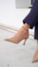 SOHO Beige | Decolleté camoscio beige cinturino tacco 8 cm