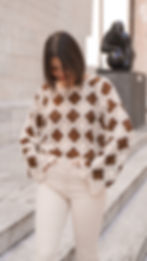 Maglia crochet traforata marrone e panna