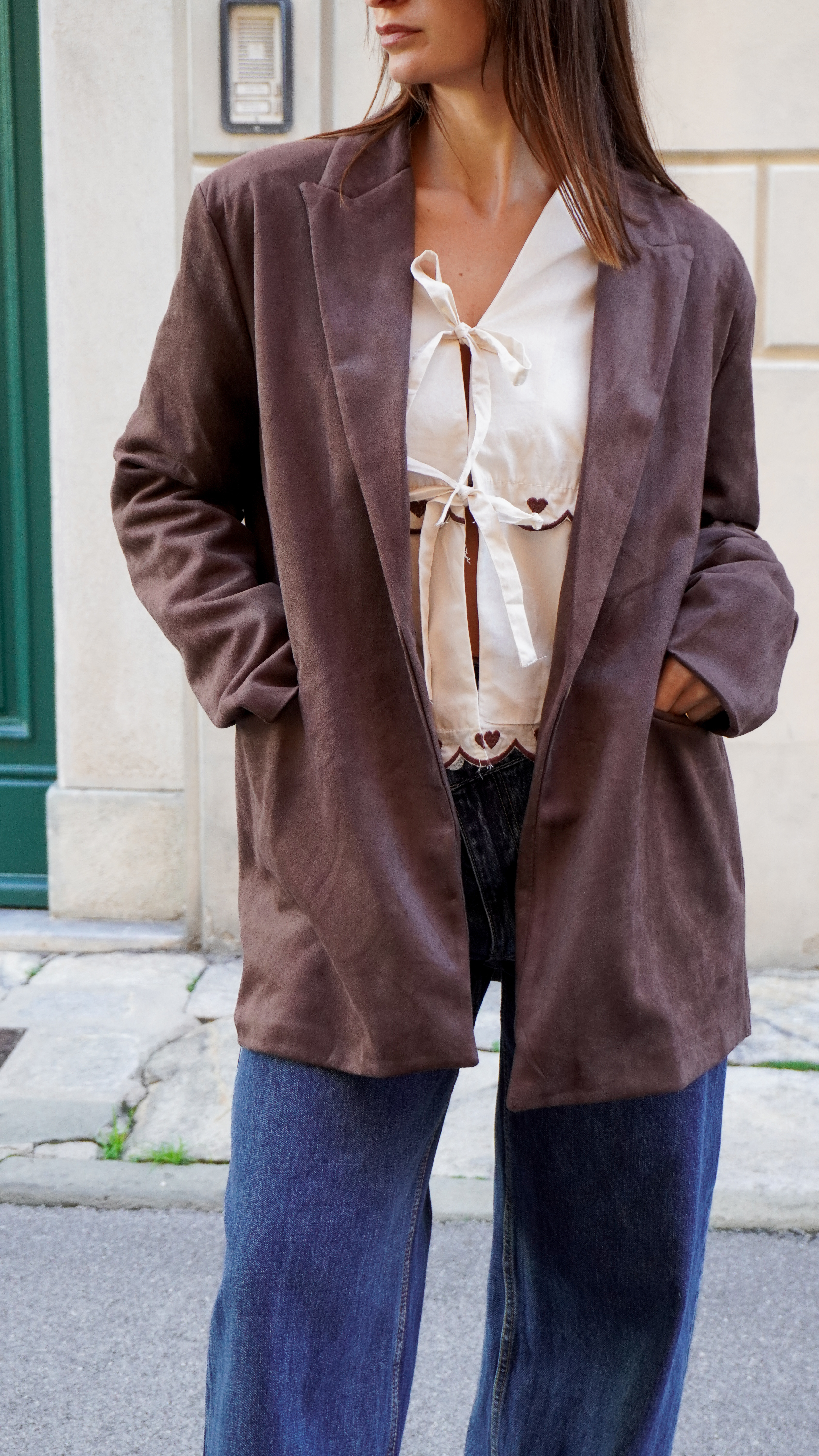 Blazer in suede marrone dal taglio morbido e monopetto