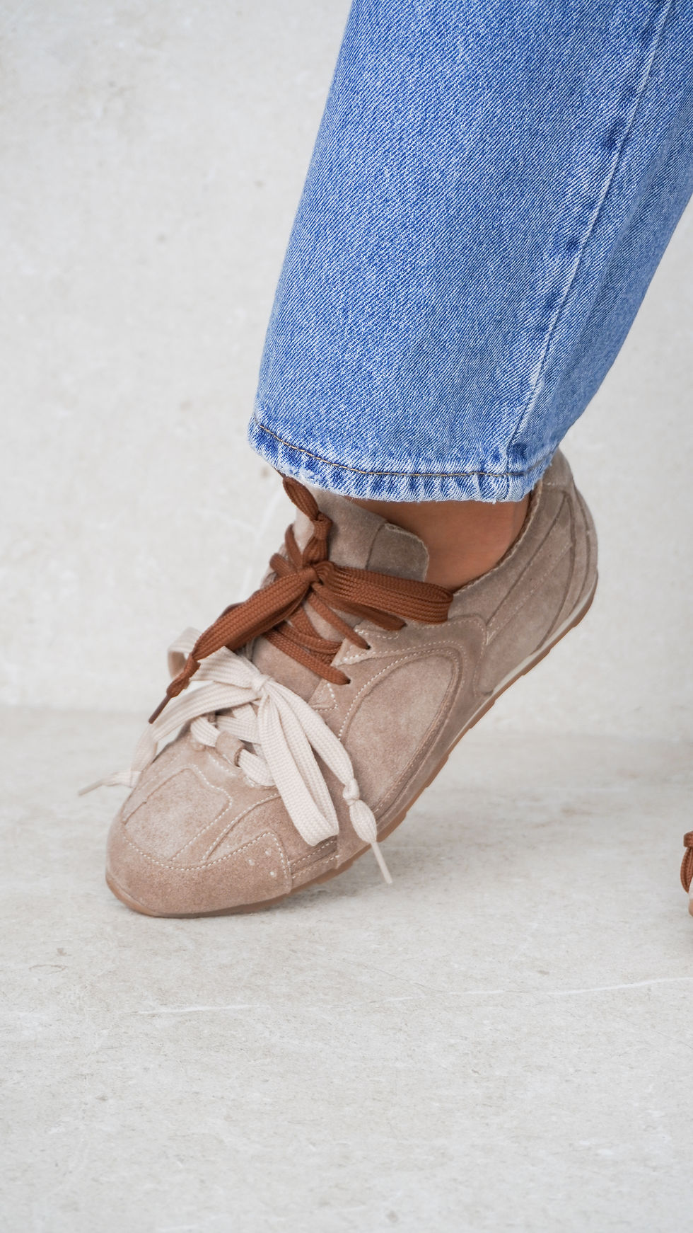 Miniatura: SUZIE Taupe | Sneakers in pelle tortora doppio laccio