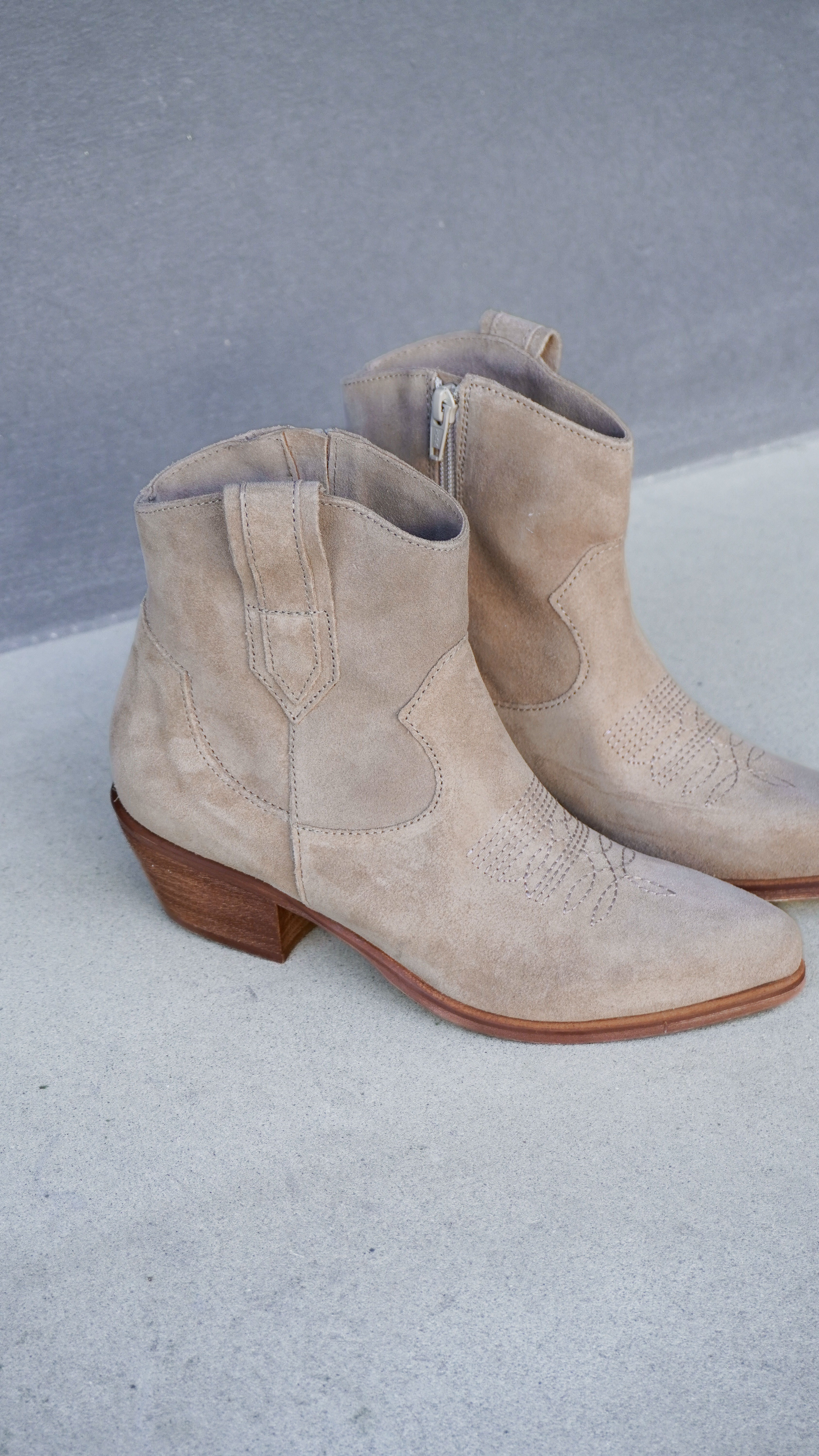 TOM Beige | Stivaletti texani pelle camoscio tacco 5 cm