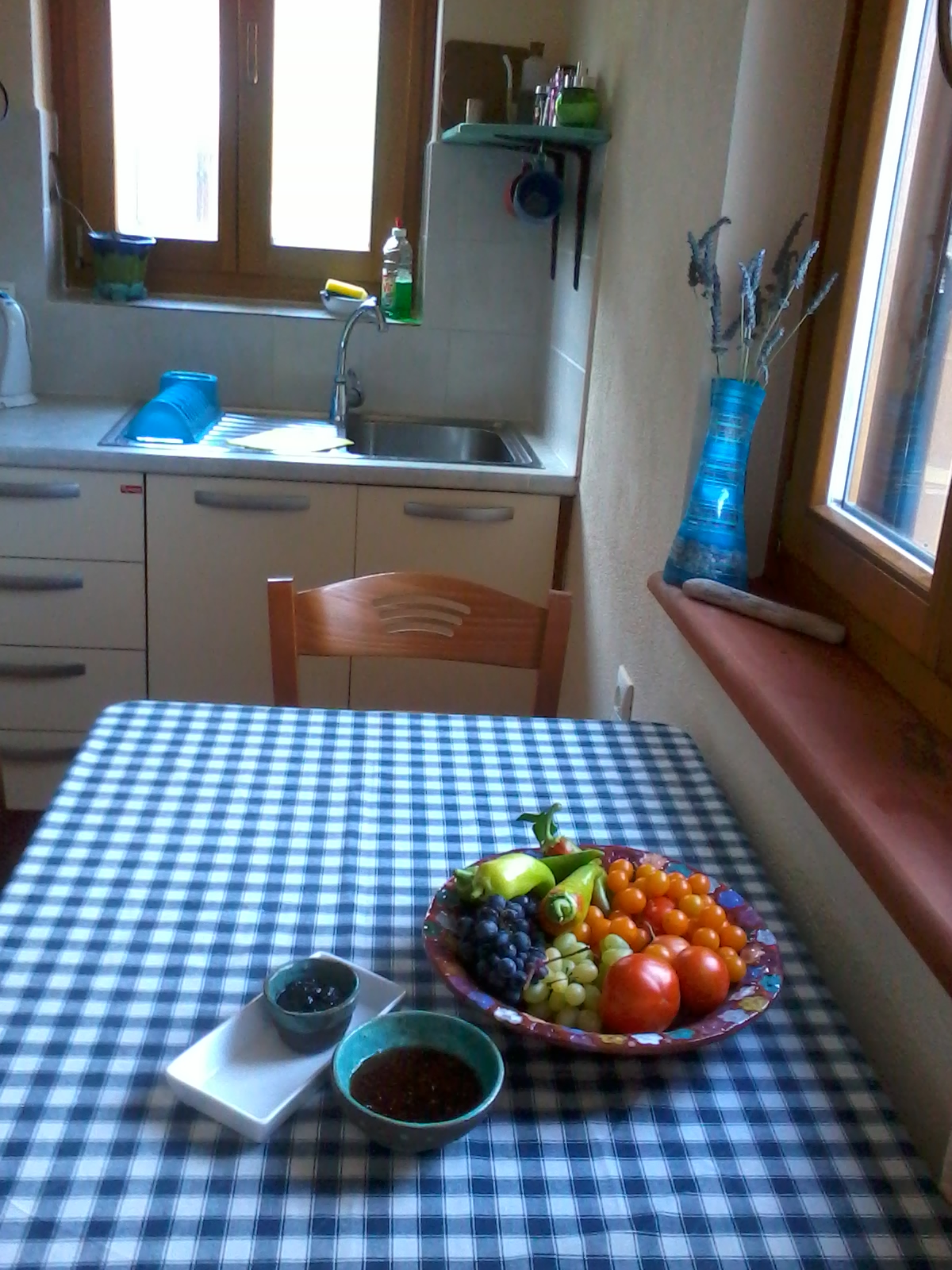 Kitchen and Indoors sitting Area