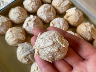One-Bite Almond Cookie Balls