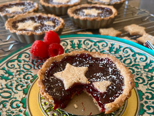 Individual raspberry Linzer tarts 