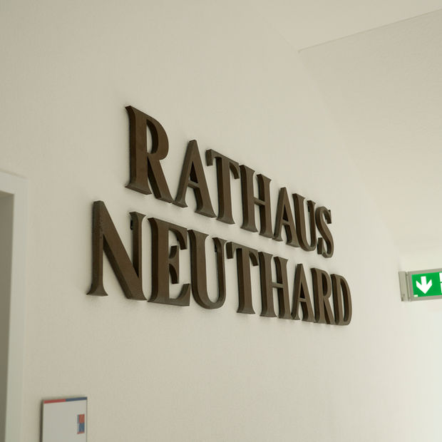 Neuthard Rathaus