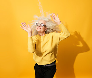 Dancing della donna senior