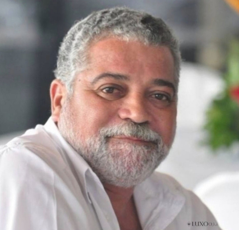 Política by Adiberto de Souza