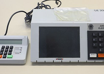 TRE Sergipe apresenta a exposição ‘Da cédula a urna eletrônica, uma jornada democrática’