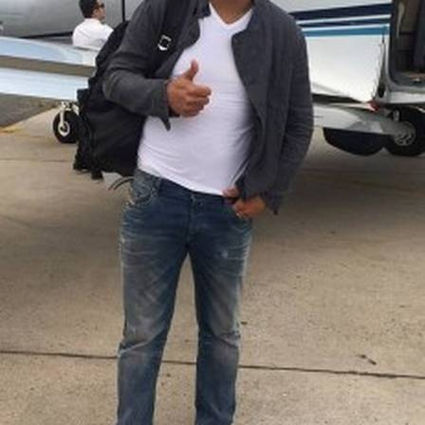 Adriano Imperador coloca patrimônio à venda