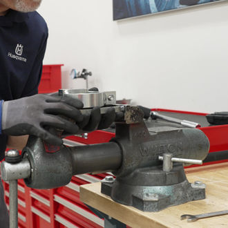 Inspecting the Track Feed Slip Clutch