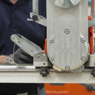 Adjusting the Saw Carriage