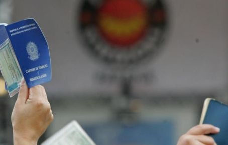 Salário mínimo do próximo ano poderá ser de R$ 1.421