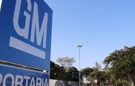 GM suspende contrato de400 operários em S.Caetano