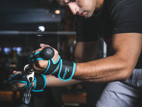 Purchase the ideal pull-up fitness gloves to ensure your complete safety.