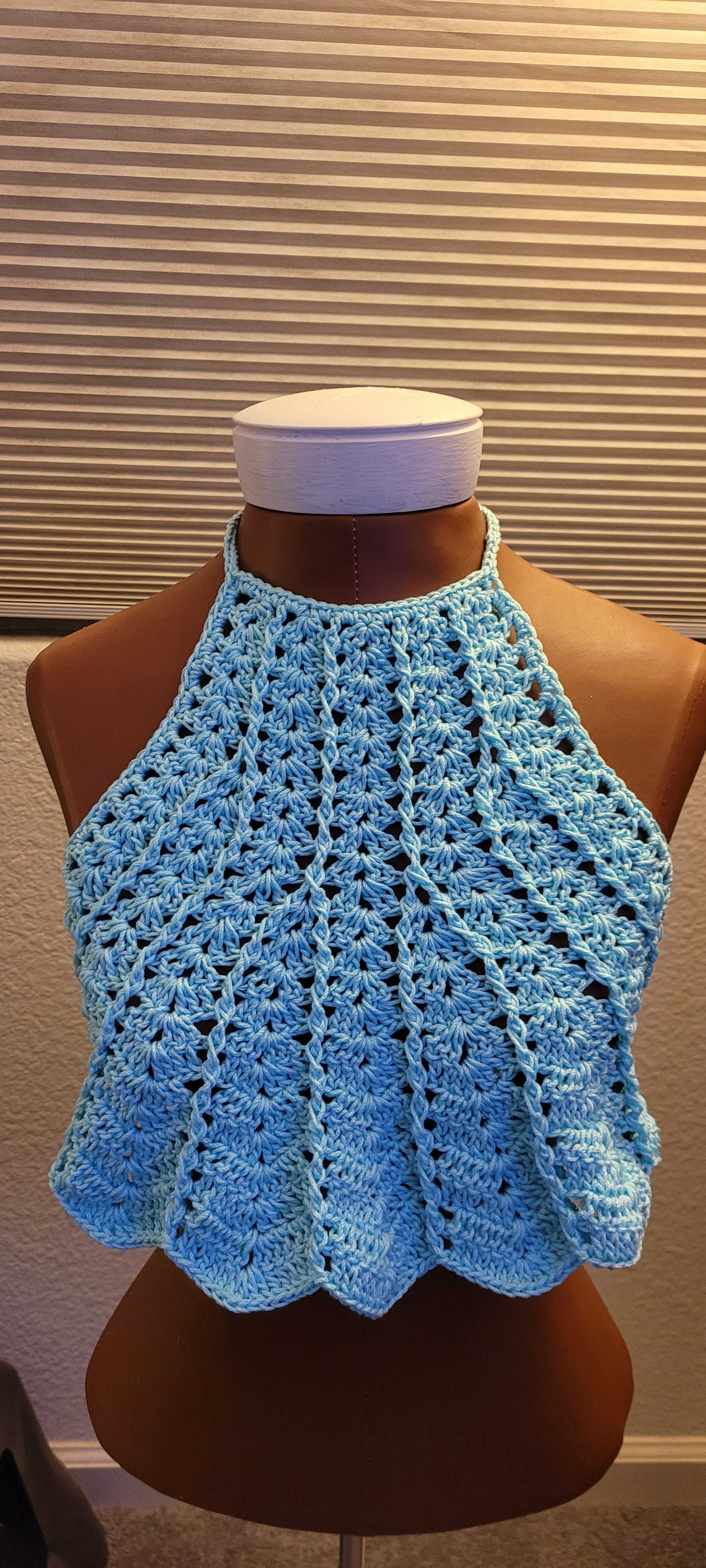 Crochet Clam Top in XS