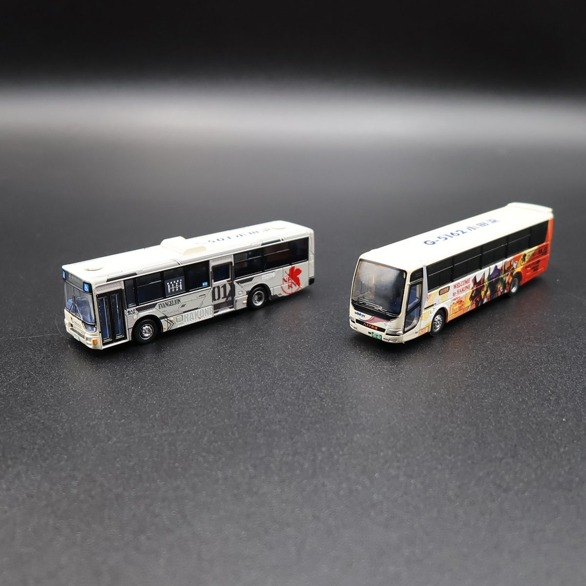 Tomytec 311324 - Bus Collection- Odakyu Hakone Highway Bus (Evangelion Wrapping)