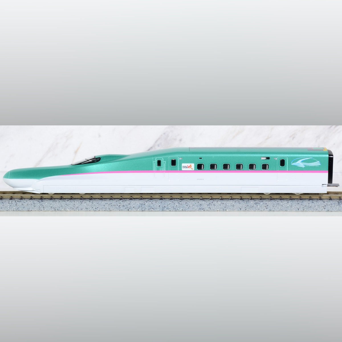 Tomix 98497 - J.R. Series E5 Tohoku / Hokkaido Shinkansen (Basic 4-Car Set)