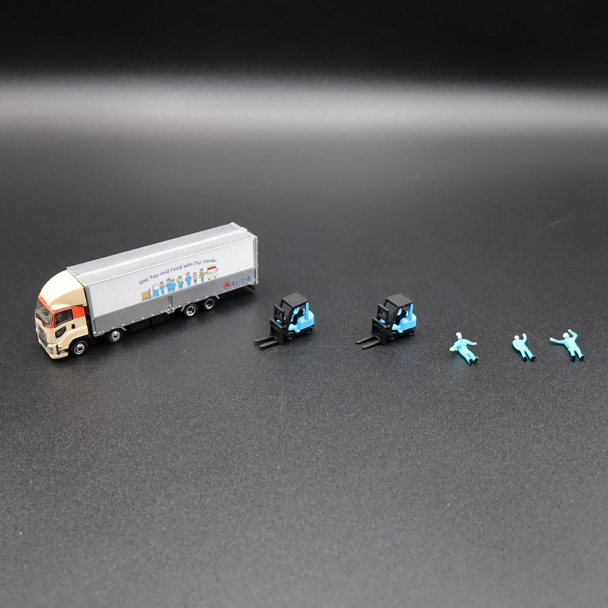 Tomytec 329589 - Truck Collection - Logistics Center D (Kewso-Bin)