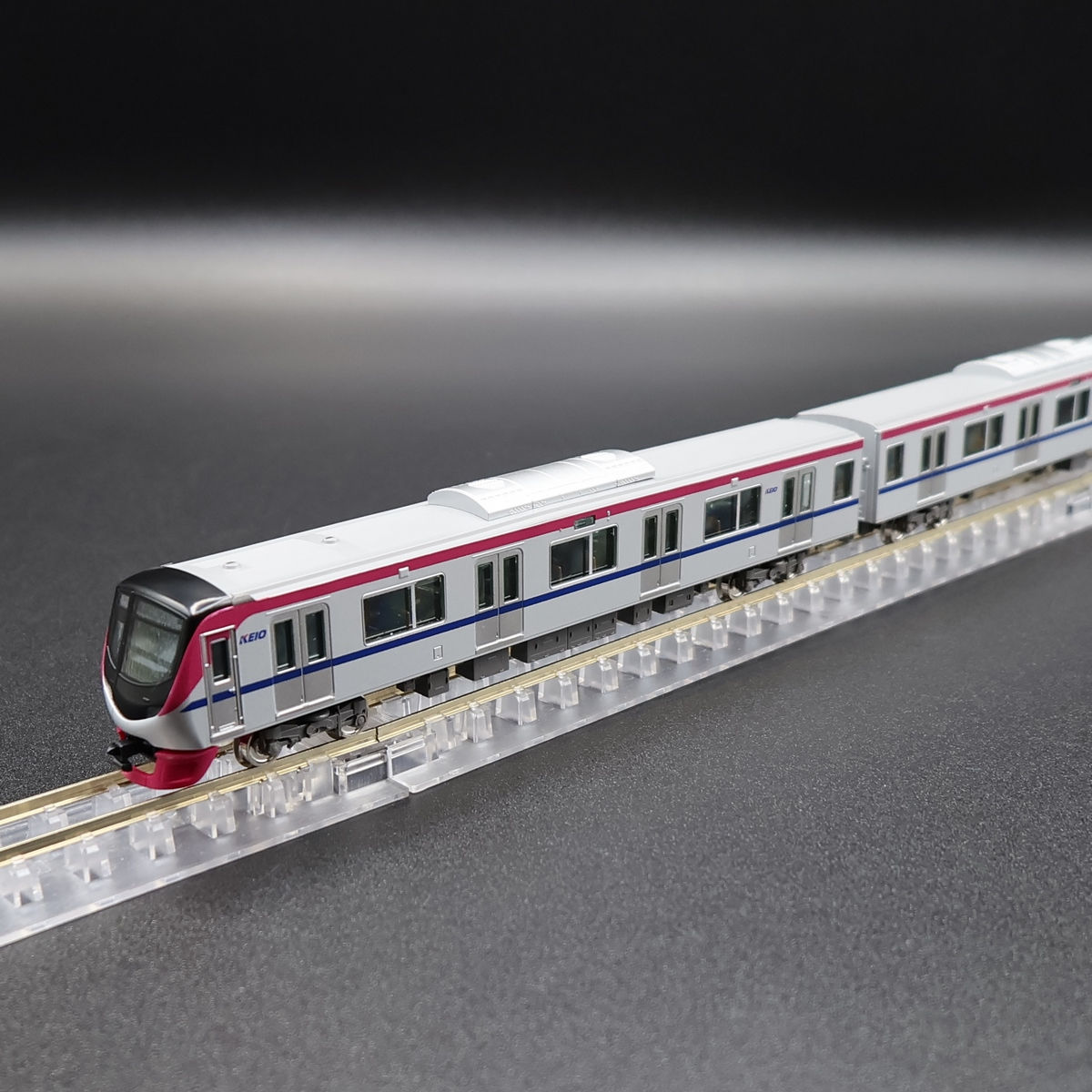 GreenMax 32001 - Keio 5000 Series 'Keio Liner' (4-Car Base Set)