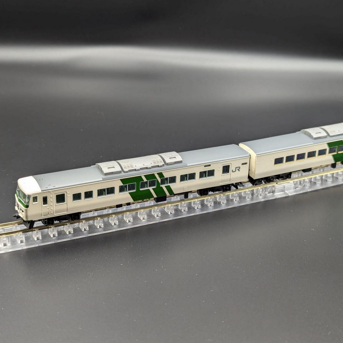 Tomix 98566 - 185-0 Series 'Odoriko' Set A (5-Car Base Set)