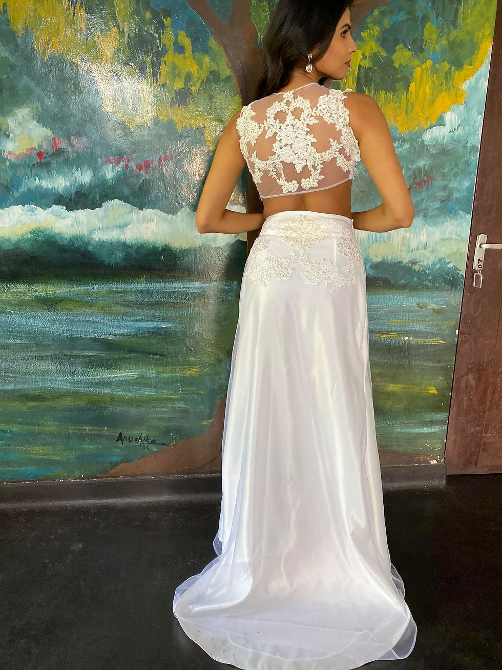 縮圖：LaceWhite Bridal Lehenga/Madeup saree
