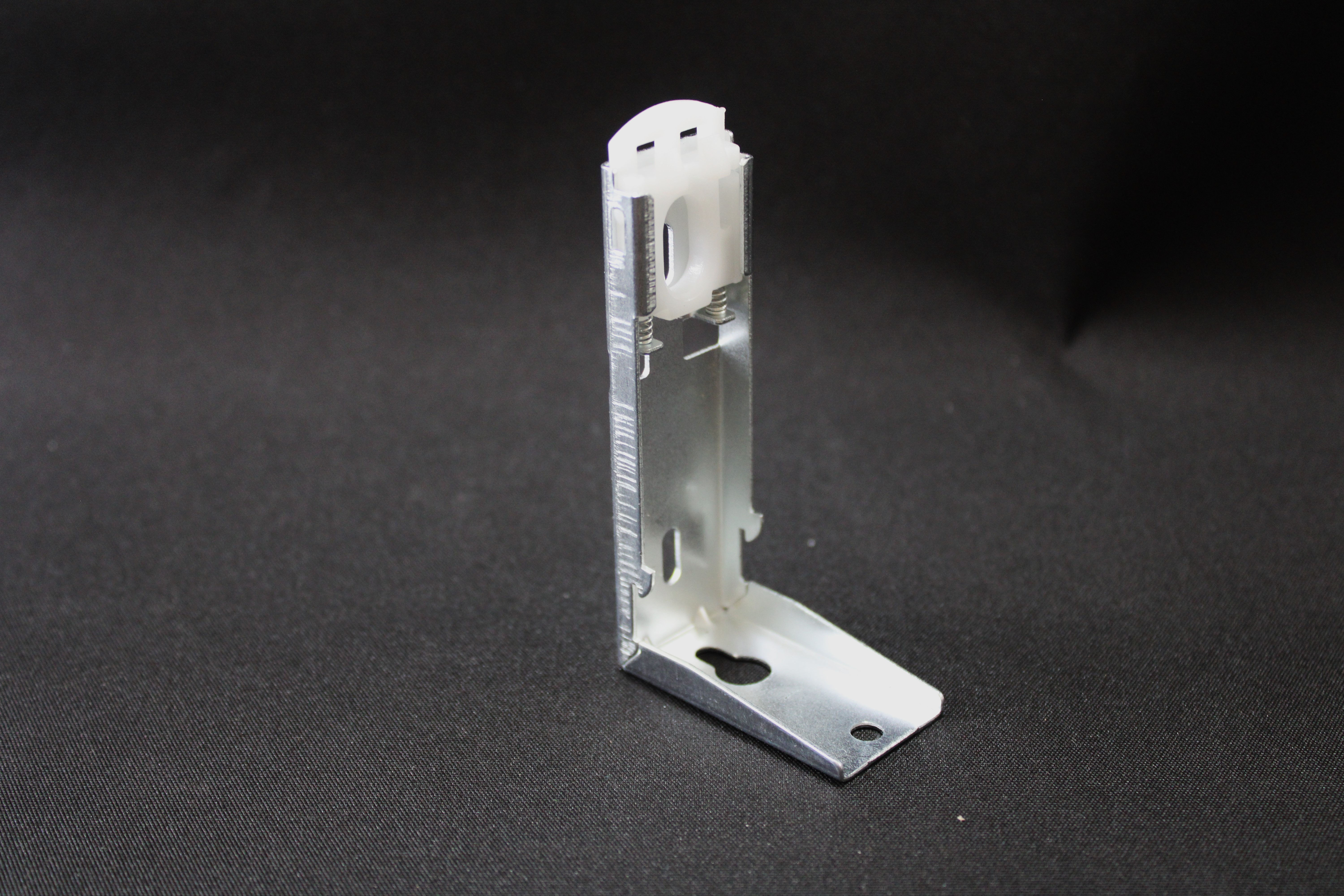 Bracket económico para instalación de fascia escuadra