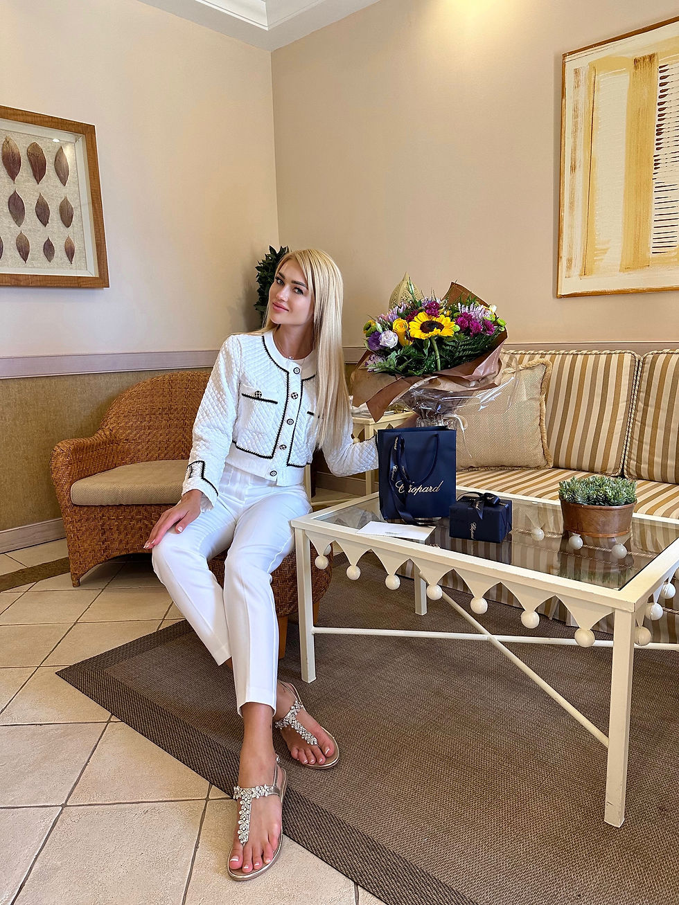 Thumbnail: Rozalia elegant embroidered Jacket with trousers 