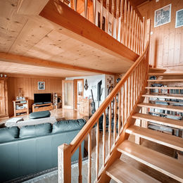 Holztreppe innen