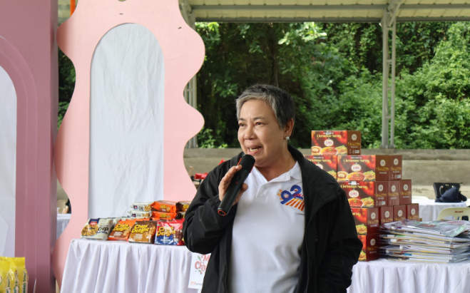 DOLE’S PROJECT ANGEL TREE GOES TO LOBO BATANGAS