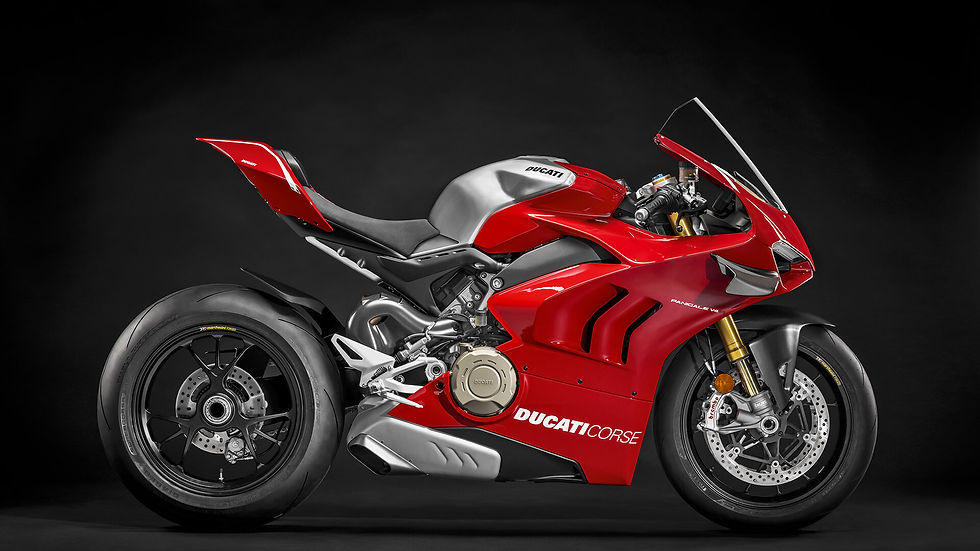 rent_a_ducati_panigale_v4-r_3